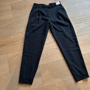 Abercrombie and Fitch low rise, taper pant